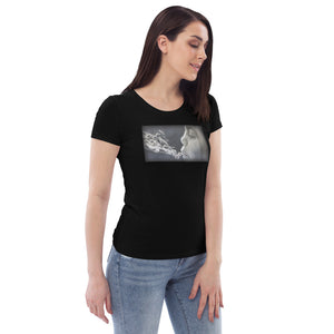 Mujer Soplando | Enganliegendes Öko-T-Shirt für Damen